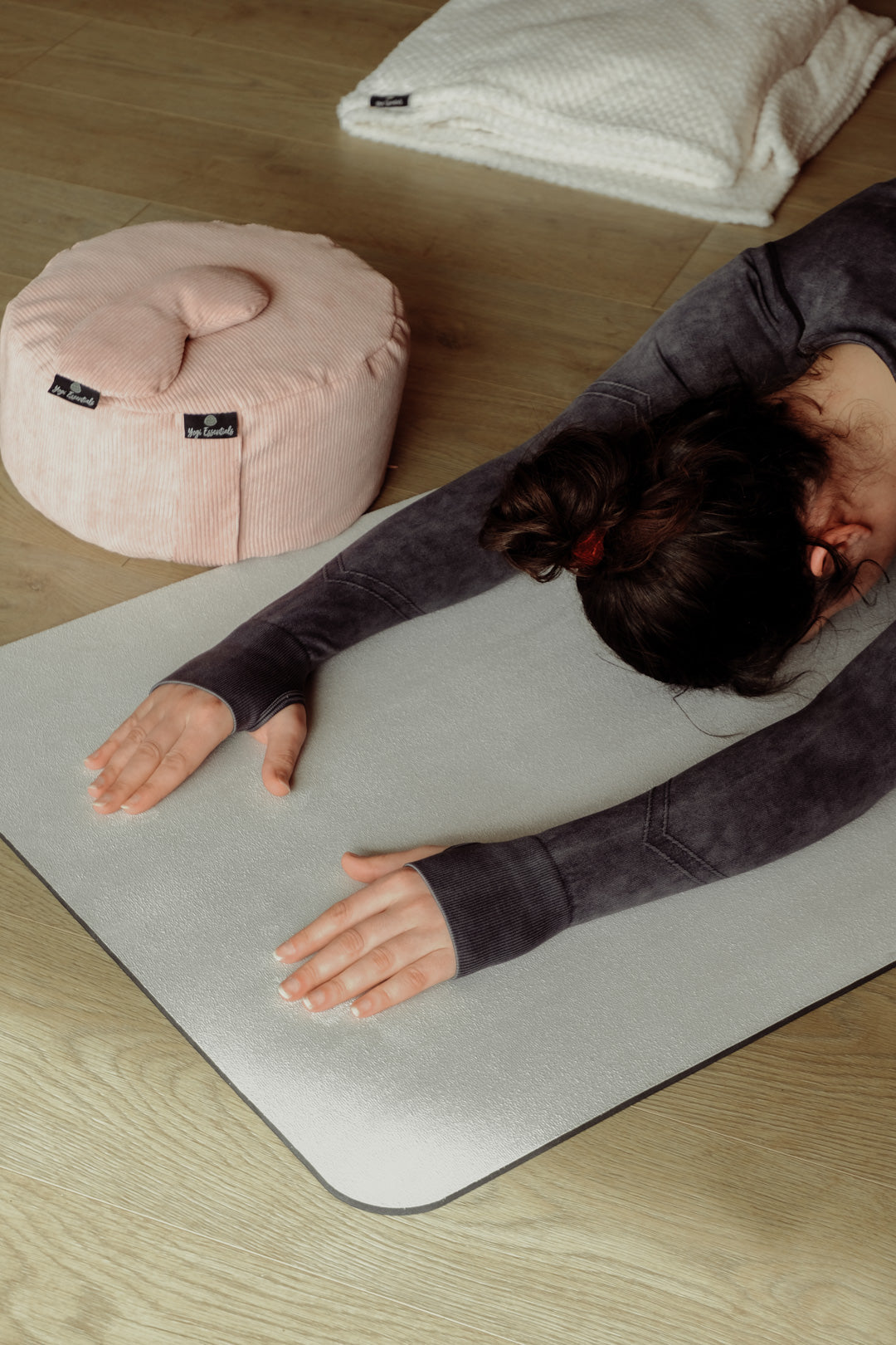 Yogi Essentials Yoga- en pilatesmatten Yoga mat - Velvet/ Fluweel Ivory stof - 6mm