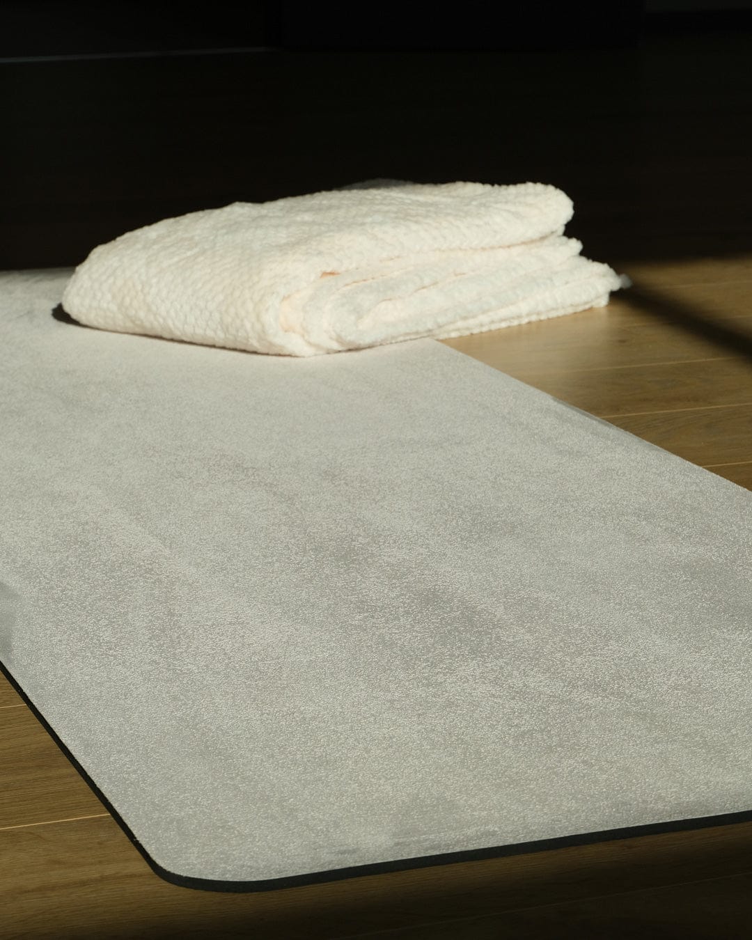 Yogi Essentials Yoga mat - suede Ivory